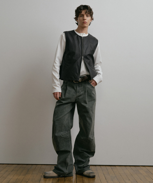 DUSTYWHITE(ダスティーホワイト)の「GREY DIRTY WASHED OXFORD WIDE TUCK PANTS(その他パンツ・メンズ・その他・LARGE/SMALL/MEDIUM)」の9枚目の写真