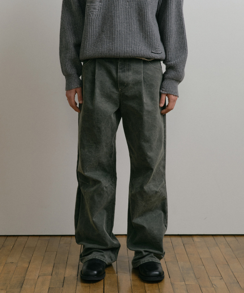 DUSTYWHITE(ダスティーホワイト)の「GREY DIRTY WASHED OXFORD WIDE TUCK PANTS(その他パンツ・メンズ・その他・LARGE/SMALL/MEDIUM)」の5枚目の写真