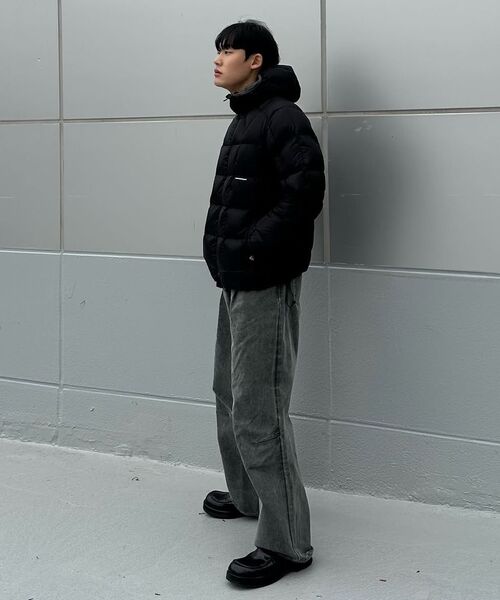 DUSTYWHITE(ダスティーホワイト)の「GREY DIRTY WASHED OXFORD WIDE TUCK PANTS(その他パンツ・メンズ・その他・LARGE/SMALL/MEDIUM)」の2枚目の写真