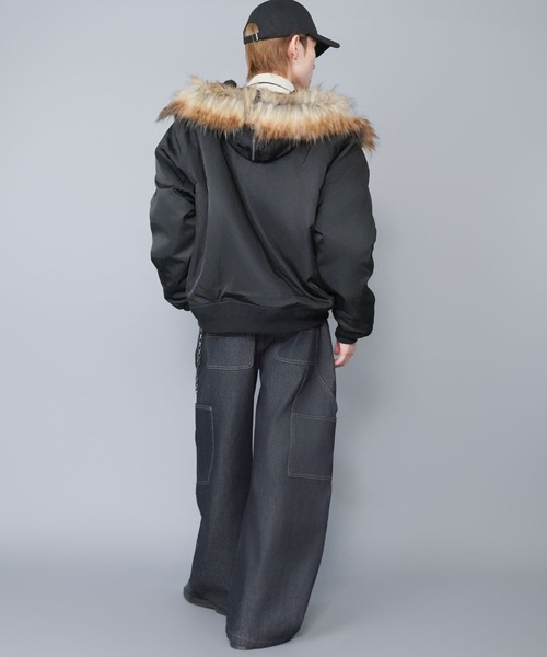 SPINNS(スピンズ)の「【短丈】中綿N-2Bフライトジャケット/2WAY/フェイクファーブルゾン/ユニセックス(ブルゾン・メンズ・ブラック/カーキ・L/M)」の4枚目の写真