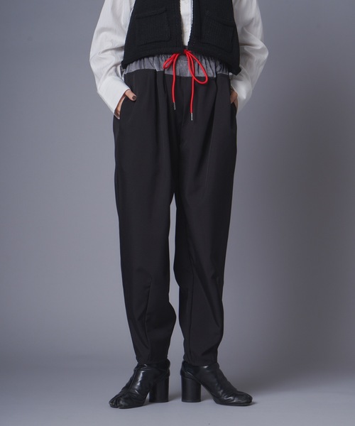 terrace（テラス）の「バイカラーブロッキングツータックパンツ（その他パンツ・レディース・ブラウン/ブラック/カーキ・MEDIUM）」の4枚目の写真
