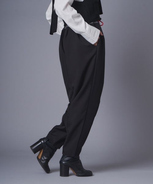 terrace（テラス）の「バイカラーブロッキングツータックパンツ（その他パンツ・レディース・ブラウン/ブラック/カーキ・MEDIUM）」の10枚目の写真