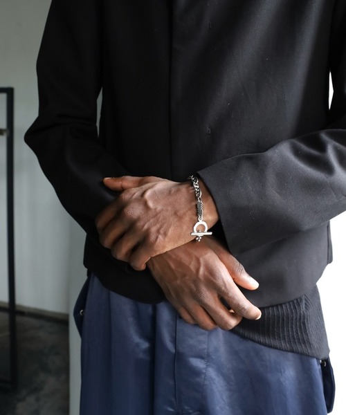 Jieda(ジエダ)の「SWITCHING BRACELET-B(ブレスレット・メンズ・シルバー・FREE)」の4枚目の写真