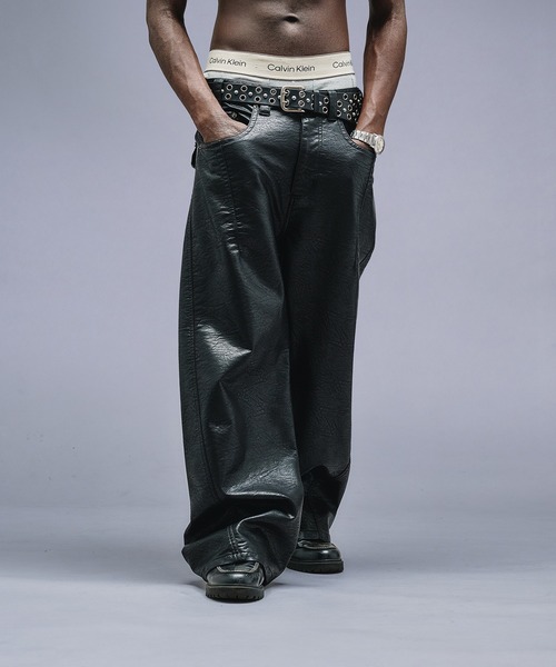 Faux Leather Curve Pants / フェイクレザーカーブパンツ（その他