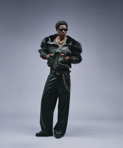 ANDER HUNK(アンダーハンク)の「Faux Leather Curve Pants / フェイクレザーカーブパンツ(その他パンツ・メンズ・ブラック・LARGE/MEDIUM/SMALL)」の16枚目の写真