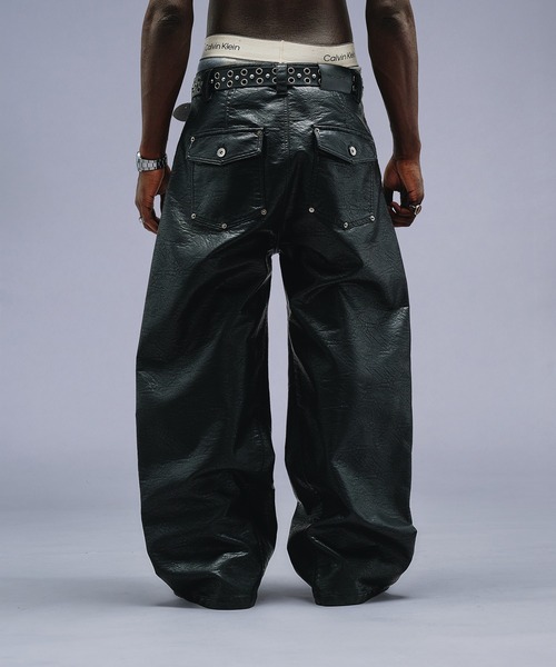 Faux Leather Curve Pants / フェイクレザーカーブパンツ（その他