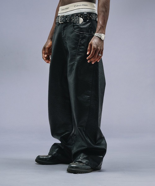 Faux Leather Curve Pants / フェイクレザーカーブパンツ（その他