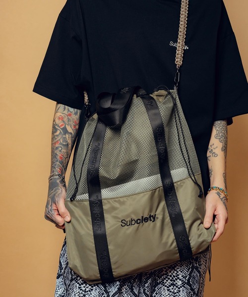Subciety(サブサエティ)の「Mesh shoulder tote bag(ショルダーバッグ・メンズ・オレンジ/オリーブ/ブラック・FREE)」の2枚目の写真
