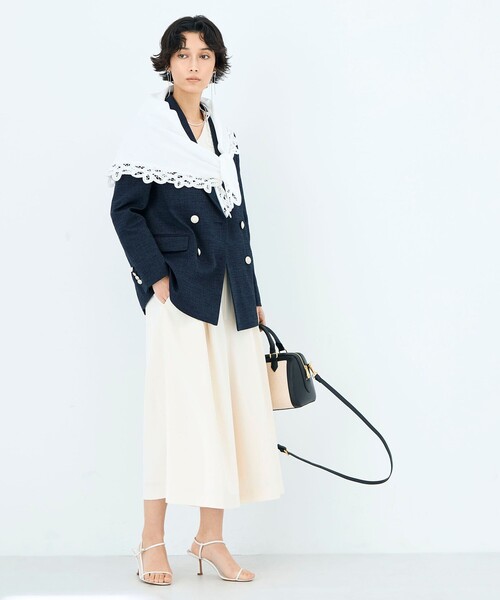 NOLLEY’S（ノーリーズ）の「《手洗い可能》バテンレース三角ストール（ストール/ショール・レディース・チャコールグレー/オフホワイト・FREE）」の6枚目の写真