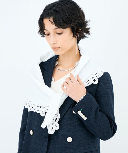 NOLLEY’S（ノーリーズ）の「《手洗い可能》バテンレース三角ストール（ストール/ショール・レディース・チャコールグレー/オフホワイト・FREE）」の8枚目の写真