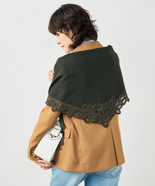 NOLLEY’S（ノーリーズ）の「《手洗い可能》バテンレース三角ストール（ストール/ショール・レディース・チャコールグレー/オフホワイト・FREE）」の18枚目の写真