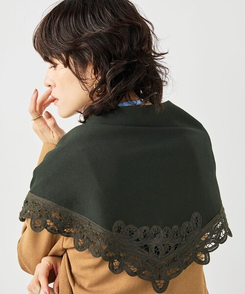 NOLLEY’S（ノーリーズ）の「《手洗い可能》バテンレース三角ストール（ストール/ショール・レディース・チャコールグレー/オフホワイト・FREE）」の19枚目の写真