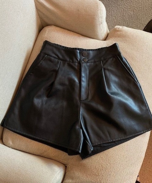 Ritzy(リッツィー)の「レザー素材 ショート丈パンツ(その他パンツ・レディース・ブラック/モカ・L/M)」の6枚目の写真