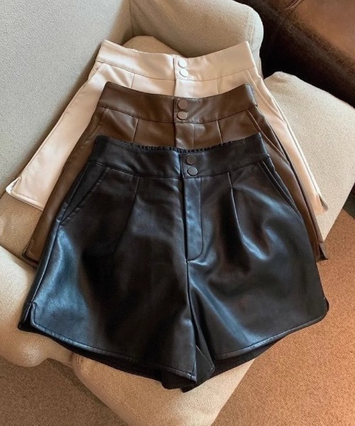 Ritzy(リッツィー)の「レザー素材 ショート丈パンツ(その他パンツ・レディース・ブラック/モカ・L/M)」の7枚目の写真
