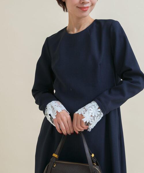 URBAN RESEARCH ROSSO WOMEN(アーバンリサーチ ロッソ)の「『WEB限定』袖レースワンピース(ワンピース・レディース・ネイビー・36/38)」の8枚目の写真