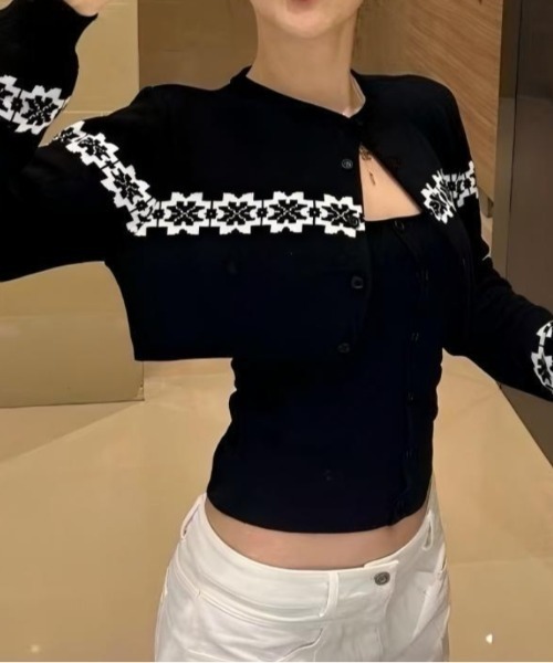 Vipoa(ヴィポア)の「2piece set cardigan(カーディガン/ボレロ・レディース・ブラック/レッド・FREE)」の5枚目の写真