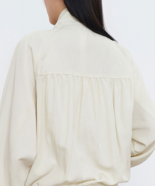 MUSINSA STANDARD WOMAN（ムシンサスタンダードウーマン）の「ウィメンズ RN ハイネックシャーリングブルゾンジャケット [クリーム]（ブルゾン・レディース・その他・S/M/L）」の6枚目の写真
