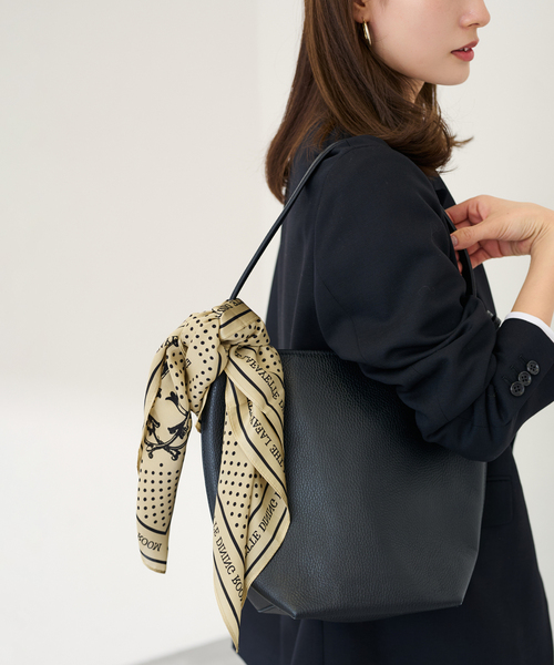 FRAMeWORK（フレームワーク）の「GIFT SHOP 別注シルクバンダナ（バンダナ/スカーフ・レディース・ベージュ/グリーン・FREE）」の4枚目の写真