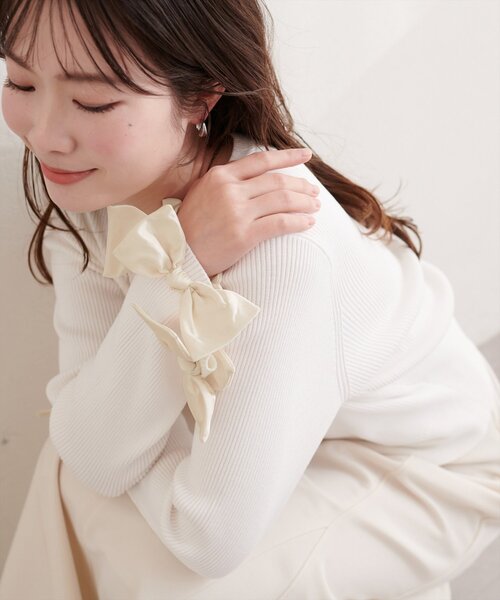 natural couture(ナチュラルクチュール)の「袖口リボンリブカーデ(カーディガン/ボレロ・レディース・グレー/オフホワイト/ネイビー/ピンク・FREE)」の2枚目の写真