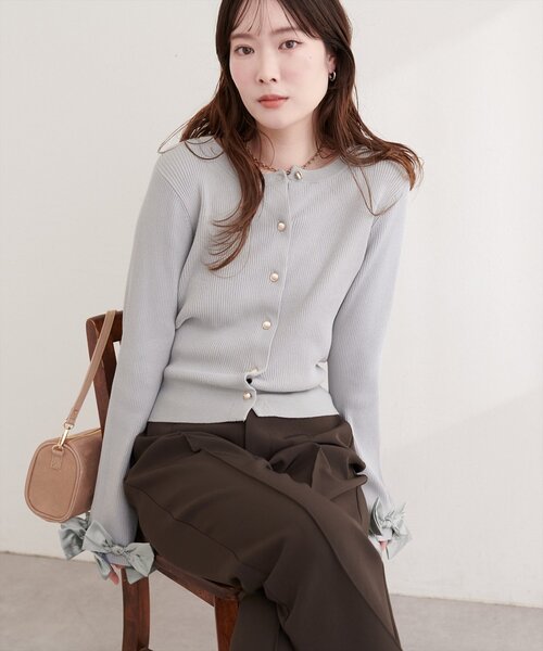 natural couture(ナチュラルクチュール)の「袖口リボンリブカーデ(カーディガン/ボレロ・レディース・グレー/オフホワイト/ネイビー/ピンク・FREE)」の18枚目の写真