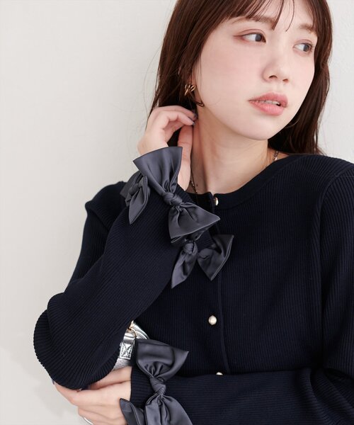 natural couture(ナチュラルクチュール)の「袖口リボンリブカーデ(カーディガン/ボレロ・レディース・グレー/オフホワイト/ネイビー/ピンク・FREE)」の14枚目の写真