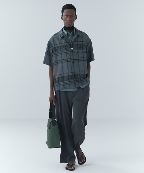 CULLNI（クルニ）の「Double Cloth Tuck Wide Pant（スラックス・メンズ・ネイビー/ブラック/グレー・0/1/2）」の4枚目の写真