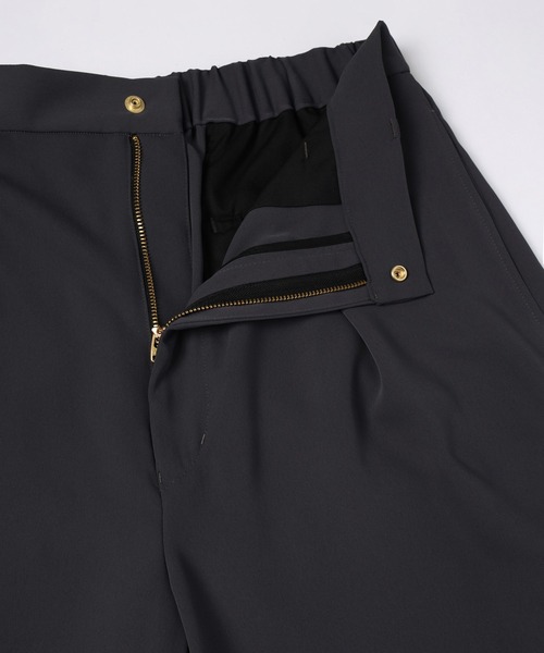 CULLNI（クルニ）の「Double Cloth Tuck Wide Pant（スラックス・メンズ・ネイビー/ブラック/グレー・0/1/2）」の8枚目の写真