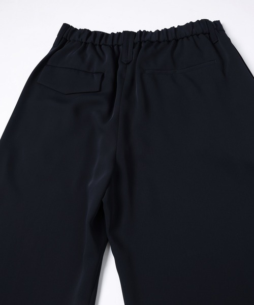 CULLNI（クルニ）の「Double Cloth Tuck Wide Pant（スラックス・メンズ・ネイビー/ブラック/グレー・0/1/2）」の13枚目の写真