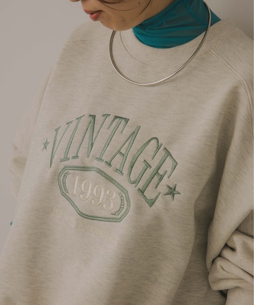 210nouve（トゥージュヌーブ）の「VINTAGE ロゴ オーバーサイズ 刺繍 スウェット トレーナー（スウェット・レディース・チャコールグレー/オレンジ/オートミール・FREE）」の18枚目の写真