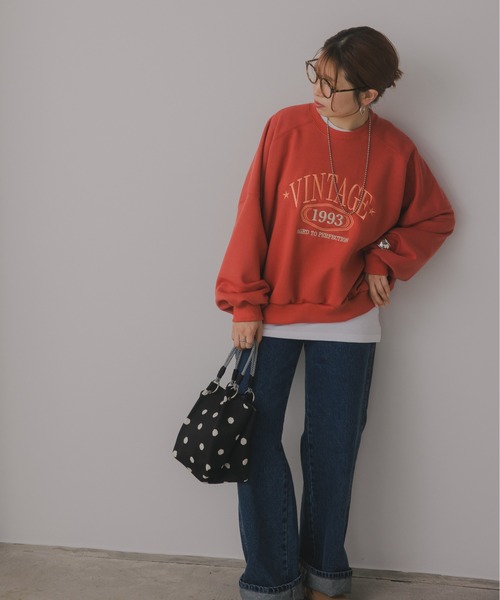 210nouve（トゥージュヌーブ）の「VINTAGE ロゴ オーバーサイズ 刺繍 スウェット トレーナー（スウェット・レディース・チャコールグレー/オレンジ/オートミール・FREE）」の8枚目の写真
