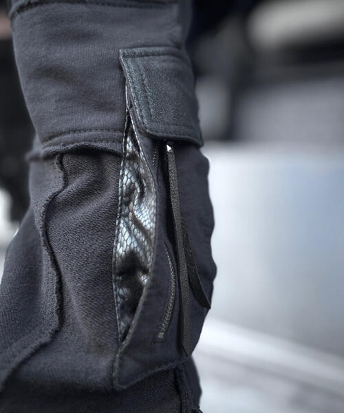 14th Addiction(フォーティーンスアディクション)の「14th Addiction/フォーティーンスアディクション/F.Cargo Sweat Pants(スウェットパンツ・メンズ・ブラック・S/M/L)」の16枚目の写真