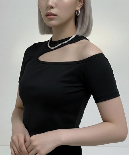 NANEA（ナネア）の「ワンショル風カットアウトワンピース（ワンピース・レディース・グレー/ブラック・MEDIUM）」の11枚目の写真