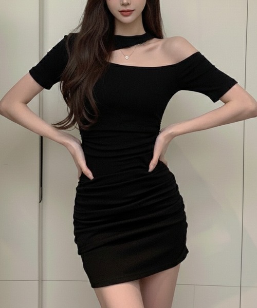 NANEA（ナネア）の「ワンショル風カットアウトワンピース（ワンピース・レディース・グレー/ブラック・MEDIUM）」の5枚目の写真