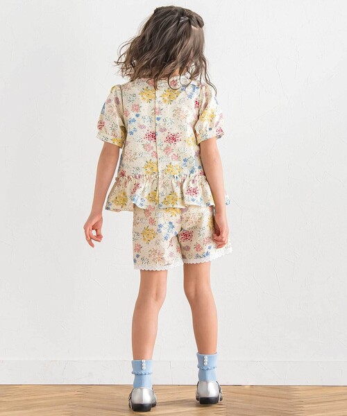 BeBe(ベベ)の「【お揃い】リップルマルシェフラワーショートパンツ(その他パンツ・キッズ・イエロー系その他・150cm/140cm/130cm/120cm)」の3枚目の写真