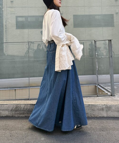 CIAOPANIC TYPY(チャオパニックティピー)の「【大人見え/軽量】リメイク風柔らかデニムロングフレアスカート(スカート・レディース・サックスブルー/ブルー・MEDIUM/SMALL)」の8枚目の写真