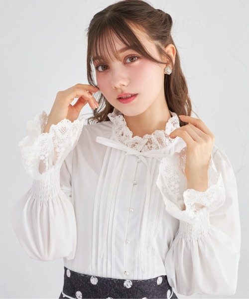 tocco closet（トッコ　クローゼット）の「リボン付きレース切り替えピンタックブラウス（シャツ/ブラウス・レディース・ネイビー/オフホワイト・M）」の5枚目の写真
