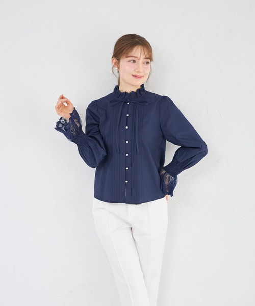 tocco closet（トッコ　クローゼット）の「リボン付きレース切り替えピンタックブラウス（シャツ/ブラウス・レディース・ネイビー/オフホワイト・M）」の8枚目の写真