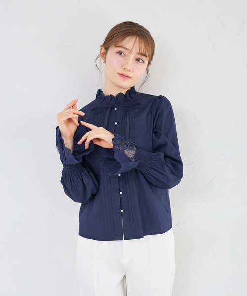tocco closet（トッコ　クローゼット）の「リボン付きレース切り替えピンタックブラウス（シャツ/ブラウス・レディース・ネイビー/オフホワイト・M）」の9枚目の写真
