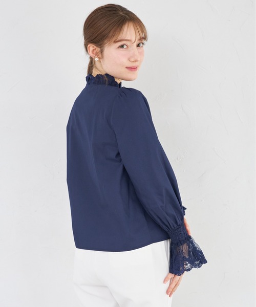 tocco closet（トッコ　クローゼット）の「リボン付きレース切り替えピンタックブラウス（シャツ/ブラウス・レディース・ネイビー/オフホワイト・M）」の10枚目の写真