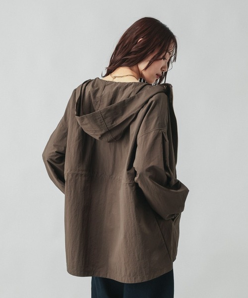 GLOBAL WORK(グローバルワーク)の「エアかる撥水マウンテンパーカー/601298(パーカー・レディース・グレイッシュベージュ/ベージュ/ブラウン・LARGE/MEDIUM)」の9枚目の写真