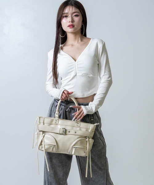 ANAP（アナップ）の「ベルト付き ポケットバッグ（ショルダーバッグ・レディース・ホワイト/ブラック・F）」の16枚目の写真