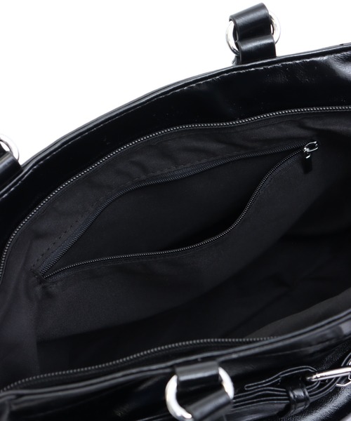 ANAP（アナップ）の「ベルト付き ポケットバッグ（ショルダーバッグ・レディース・ホワイト/ブラック・F）」の5枚目の写真