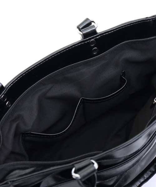 ANAP（アナップ）の「ベルト付き ポケットバッグ（ショルダーバッグ・レディース・ホワイト/ブラック・F）」の4枚目の写真