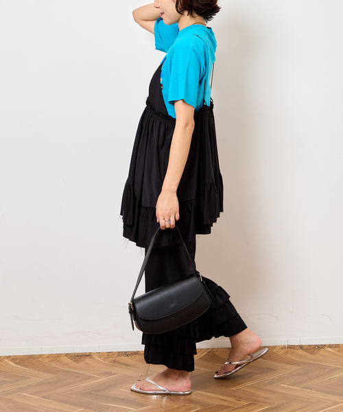 Bonum(ボナム)の「SATIN RUFFLE MINI DRESS:ワンピース(ワンピース・レディース・ブラック・FREE)」の6枚目の写真