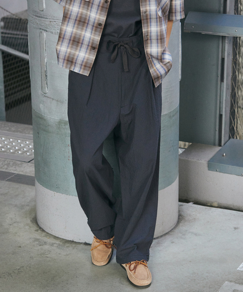 JOURNAL STANDARD(ジャーナルスタンダード)の「T/C サッカー オーバー パンツ(スラックス・メンズ・グレー/ブラック/ネイビー/スミクロ・LARGE/MEDIUM/SMALL)」の3枚目の写真