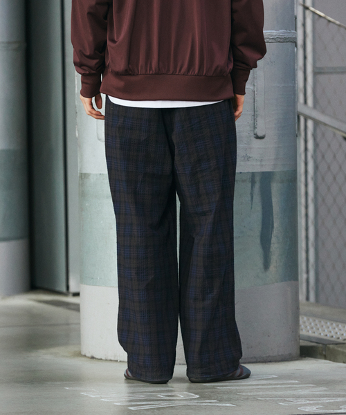 JOURNAL STANDARD(ジャーナルスタンダード)の「T/C サッカー オーバー パンツ(スラックス・メンズ・グレー/ブラック/ネイビー/スミクロ・LARGE/MEDIUM/SMALL)」の8枚目の写真