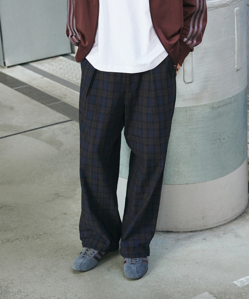 JOURNAL STANDARD(ジャーナルスタンダード)の「T/C サッカー オーバー パンツ(スラックス・メンズ・グレー/ブラック/ネイビー/スミクロ・LARGE/MEDIUM/SMALL)」の9枚目の写真