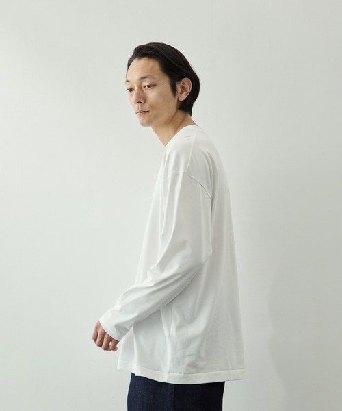 ATON(エイトン)の「【ATON/エイトン】SUVIN 60/2 OVERSIZED LONG SLEEVE T-SHIRT(Tシャツ/カットソー・メンズ・ホワイト/ブラック/サックスブルー・4/6)」の5枚目の写真