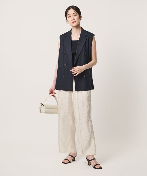 UNITED ARROWS(ユナイテッドアローズ)の「ドット サテン 2タック ワイドパンツ(スラックス・レディース・オフホワイト/ライトブルー/ネイビー/ダークグレー・40/36/38)」の14枚目の写真