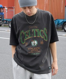 NBA（エヌビーエー）の「NBA エヌビーエー 別注 チームロゴ刺繍 プリント ヴィンテージ加工 ビッグシルエット半袖TEE（Tシャツ/カットソー）」